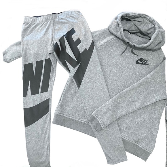 NIKE SET SIZE MEDIUM - Picture 1 of 16